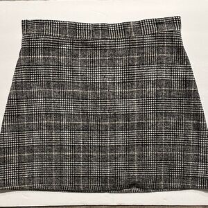 Fisoul Black and White Plaid mini Skirt Size medium